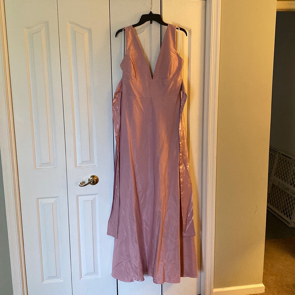 Size large beautiful shimmer dress. Never worn,new with tags.